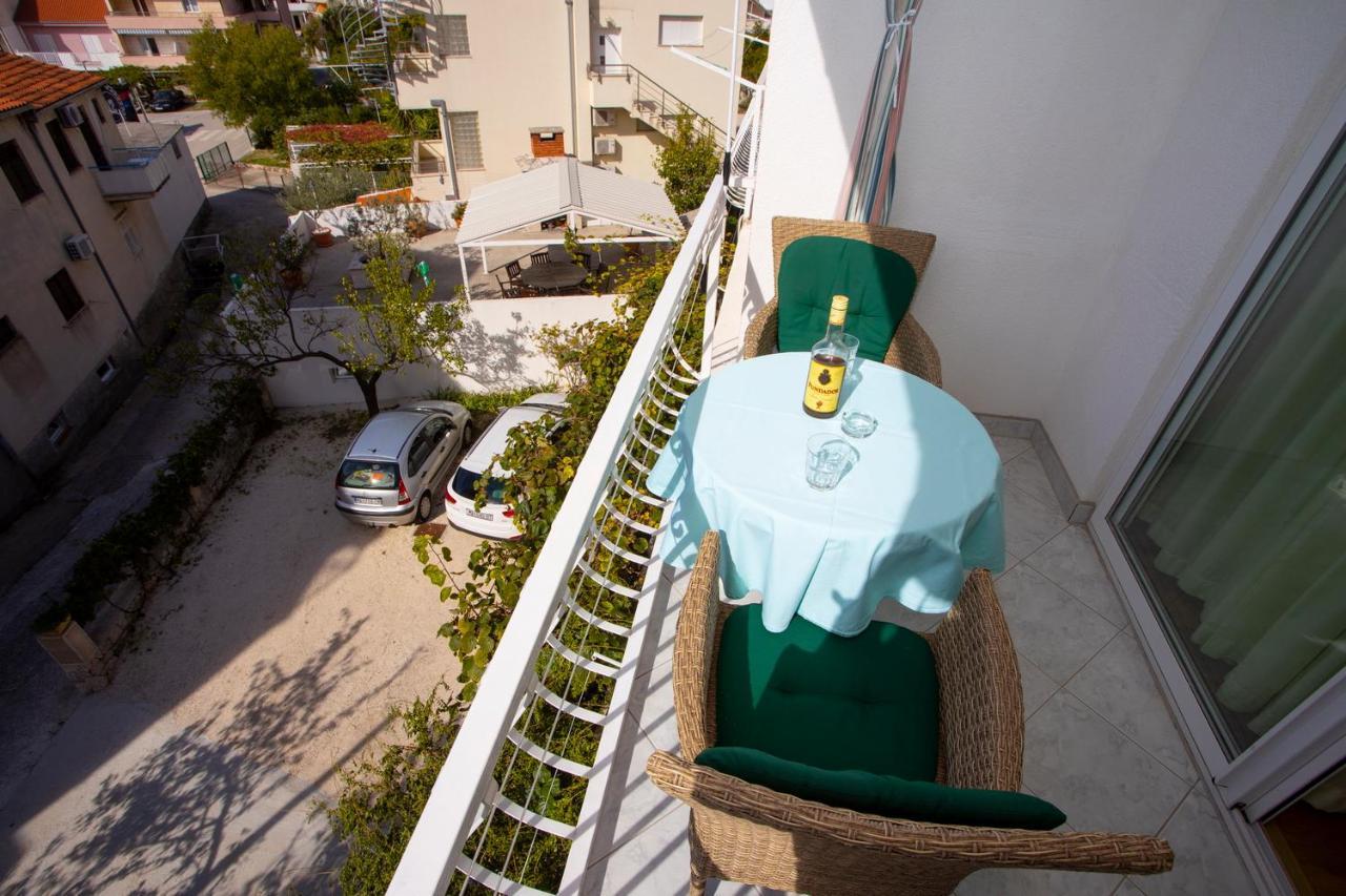 Apartmani Matko i Ana Podgora Esterno foto