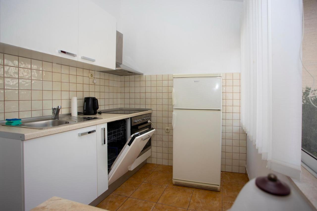 Apartmani Matko i Ana Podgora Esterno foto