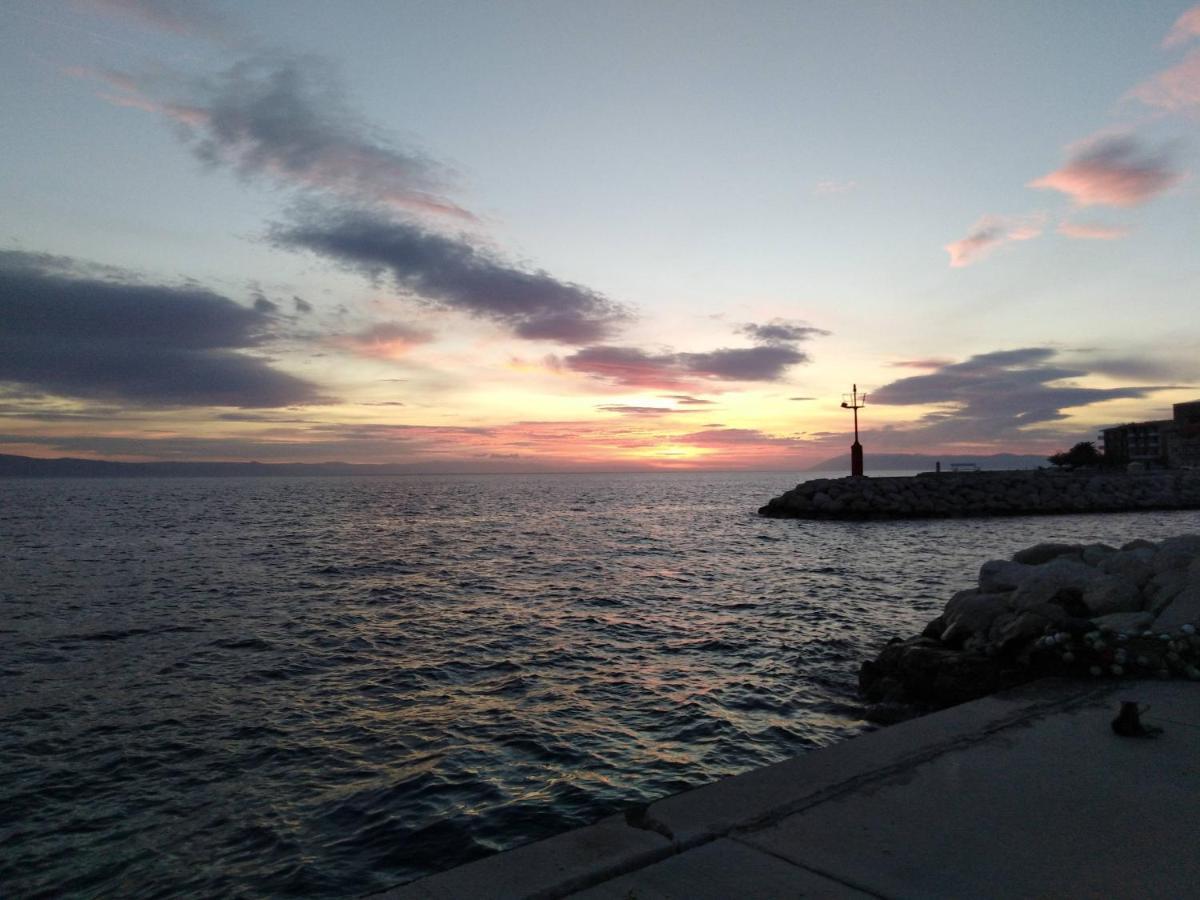 Apartmani Matko i Ana Podgora Esterno foto