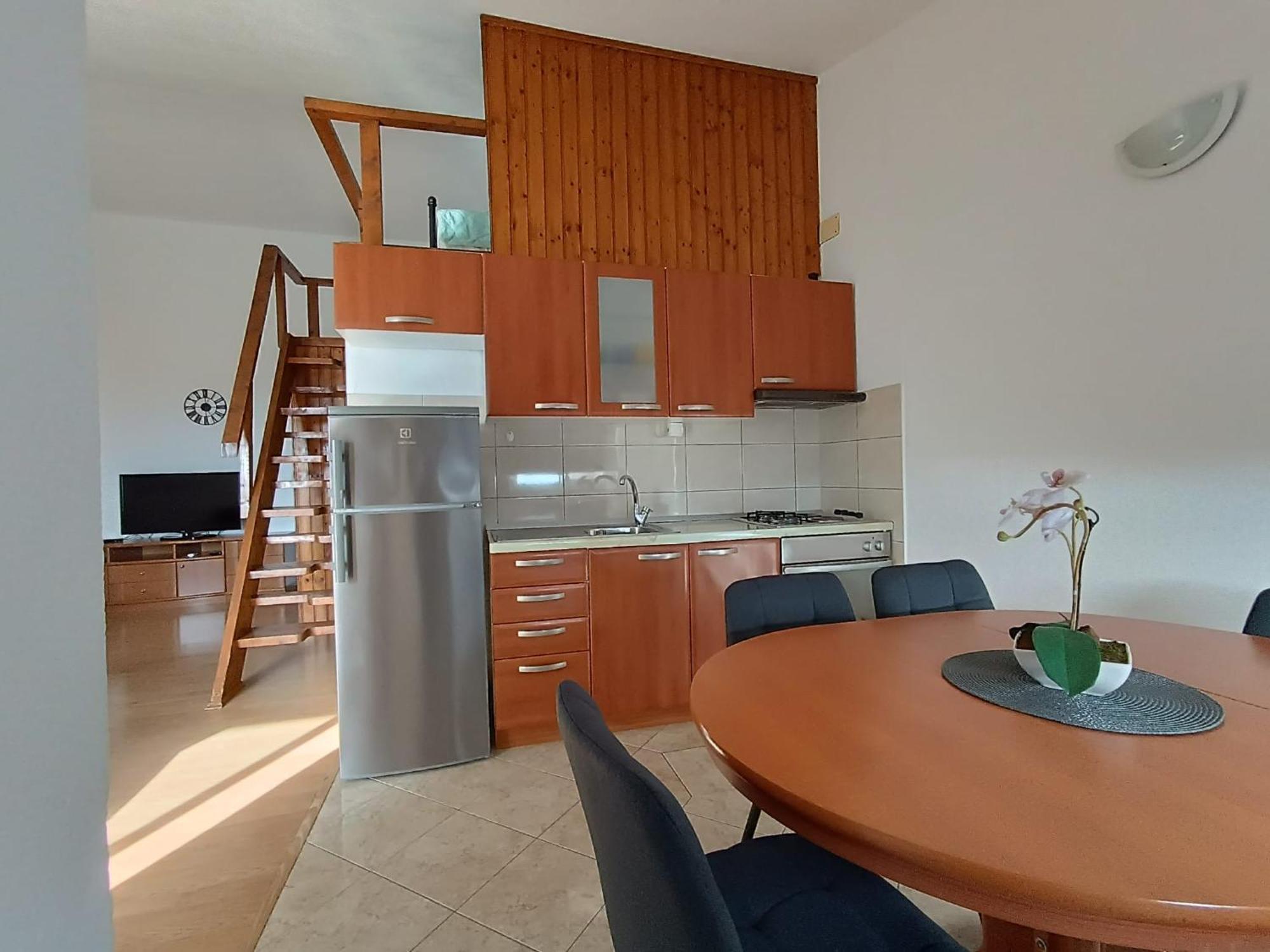 Apartmani Matko i Ana Podgora Esterno foto