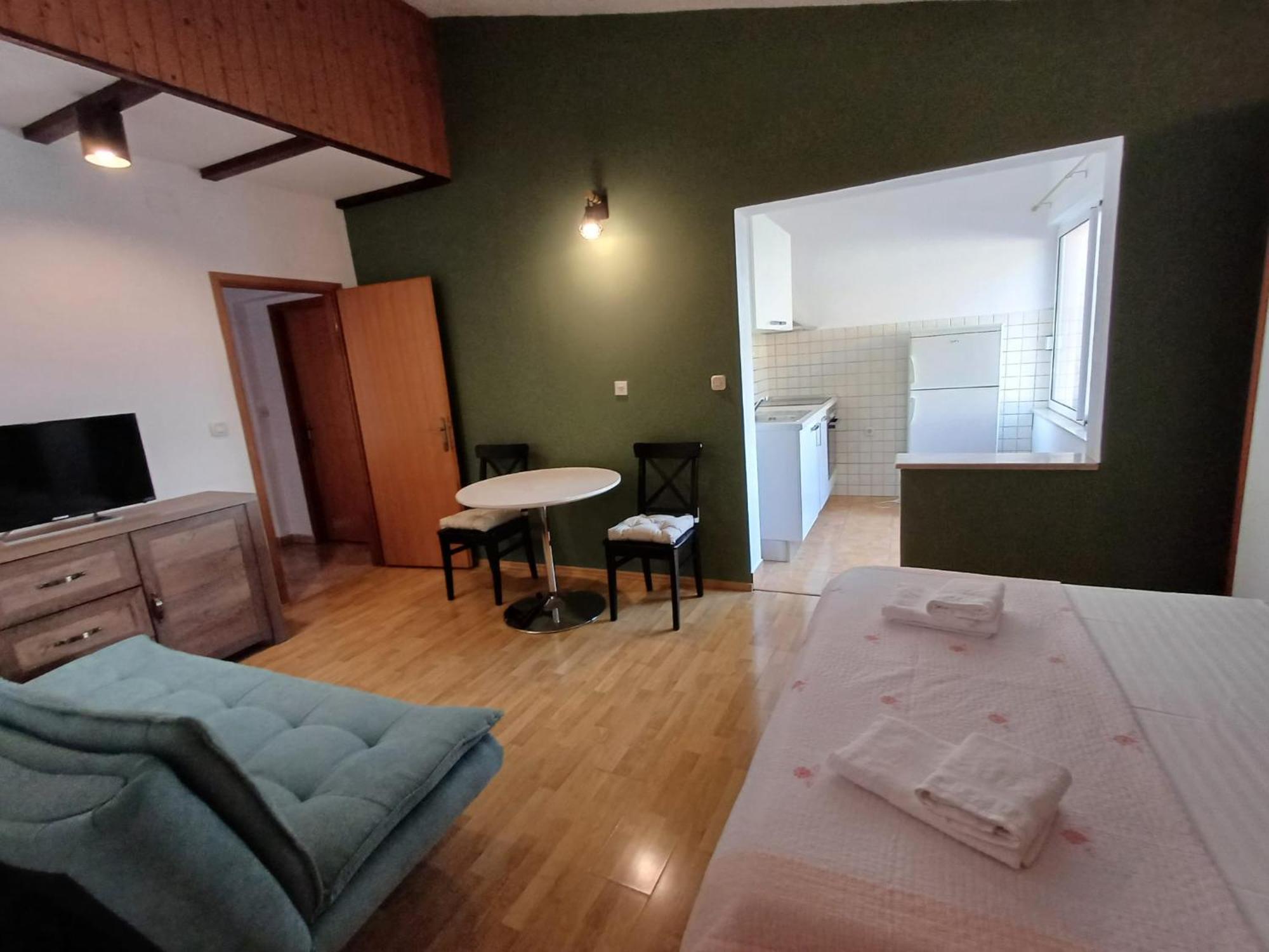 Apartmani Matko i Ana Podgora Esterno foto