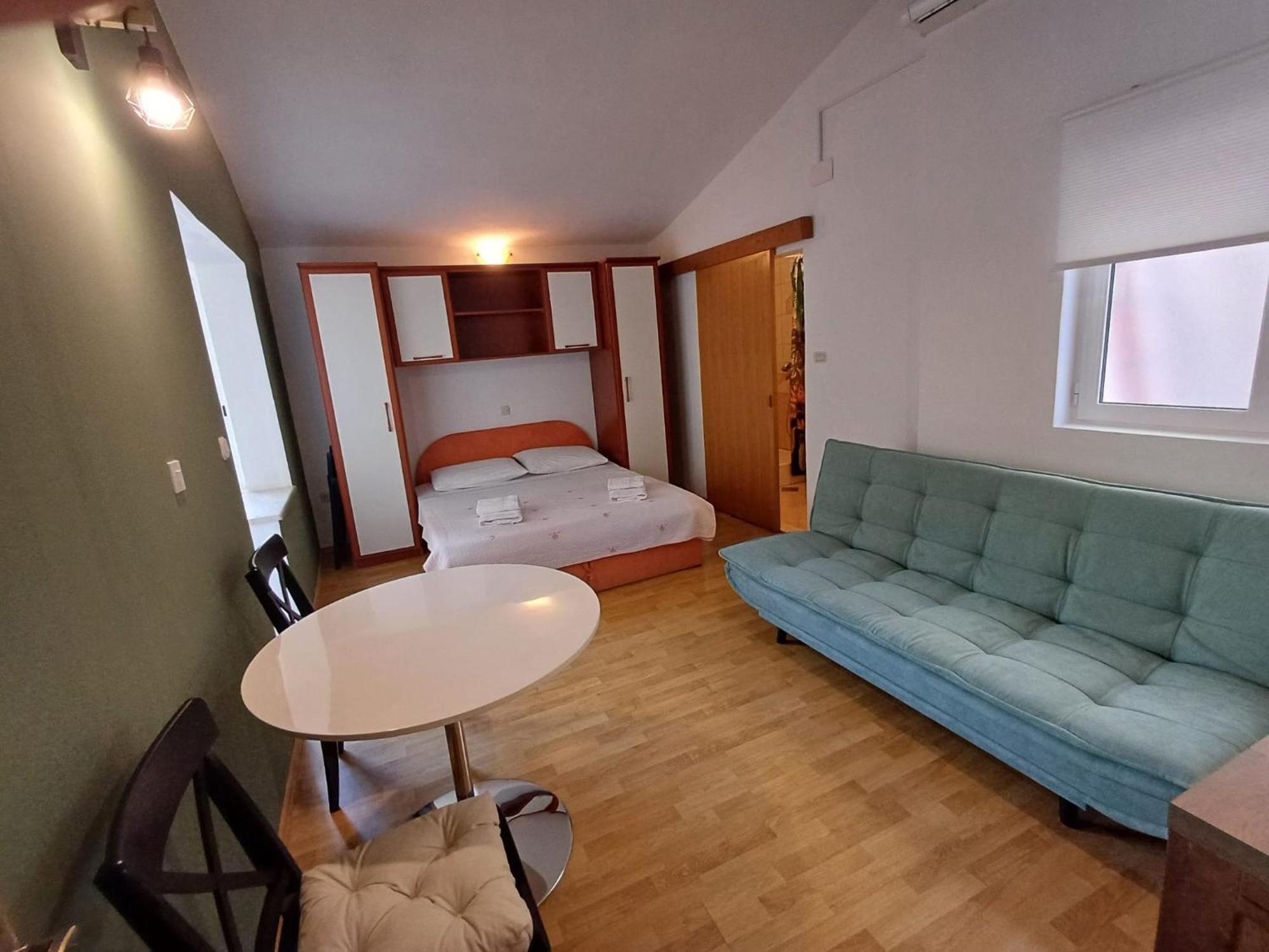 Apartmani Matko i Ana Podgora Esterno foto