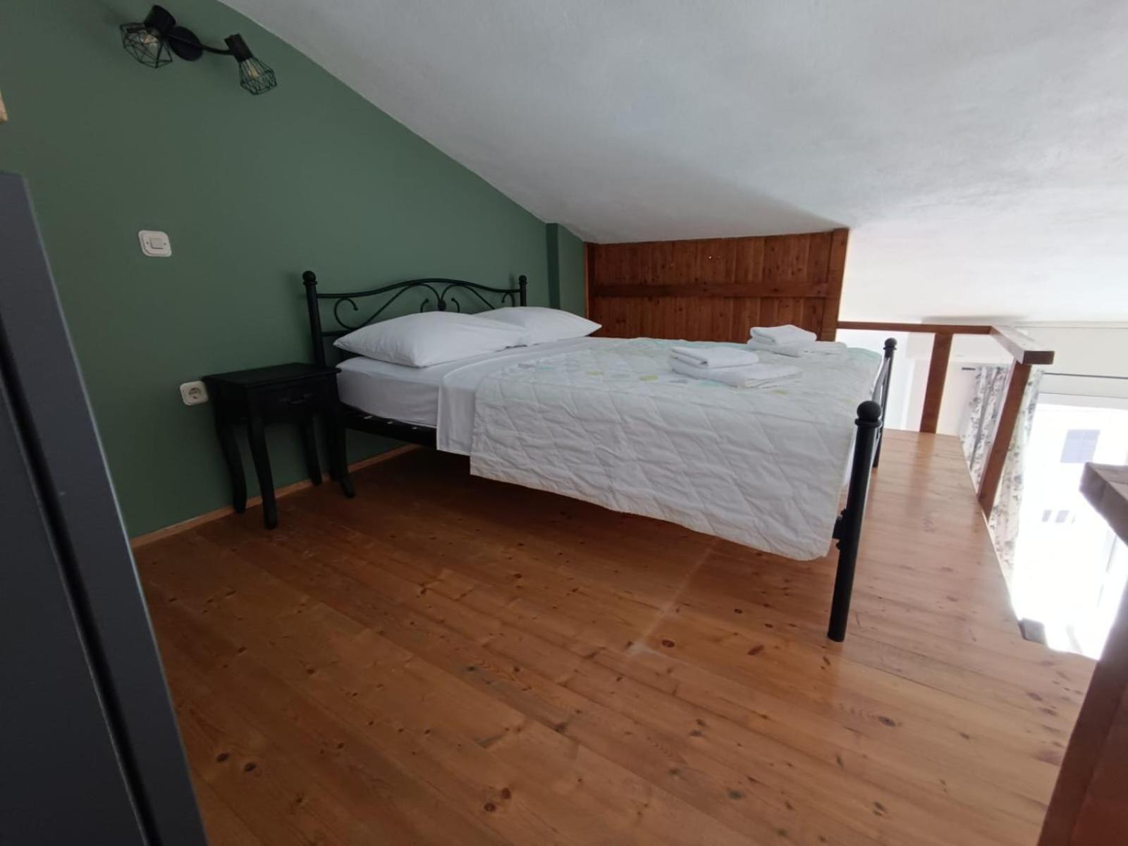 Apartmani Matko i Ana Podgora Esterno foto