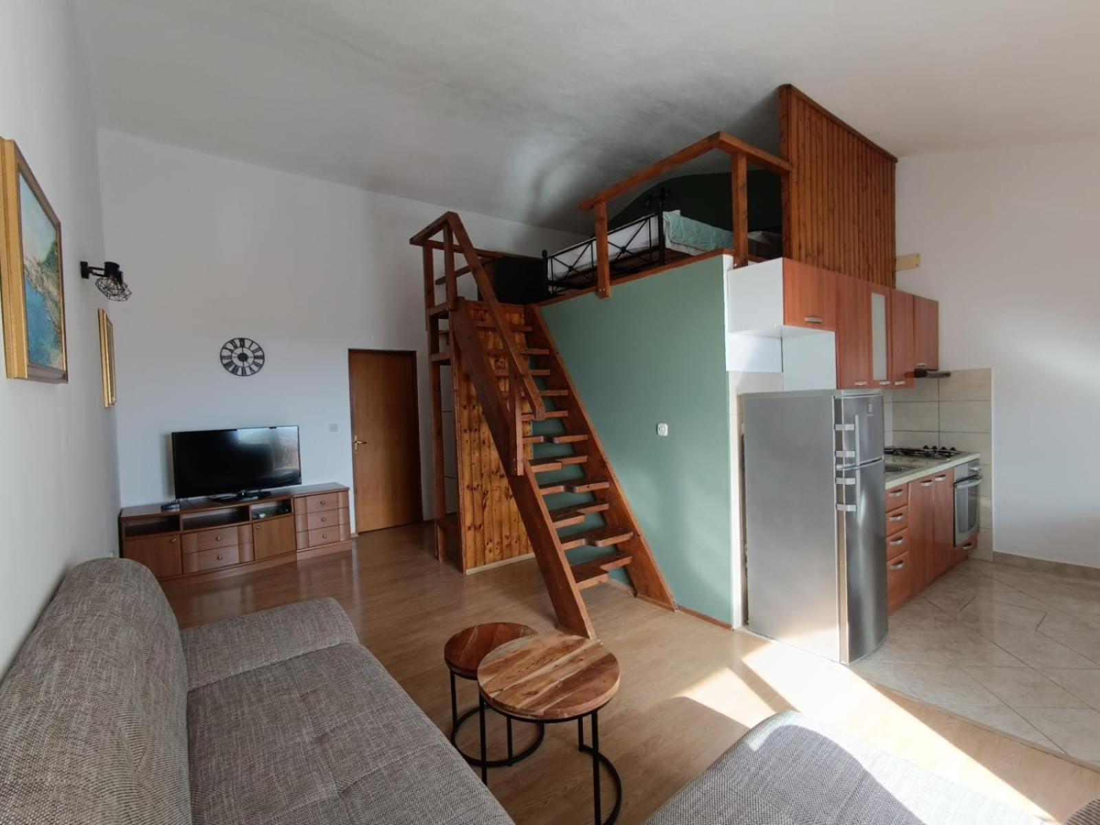 Apartmani Matko i Ana Podgora Esterno foto