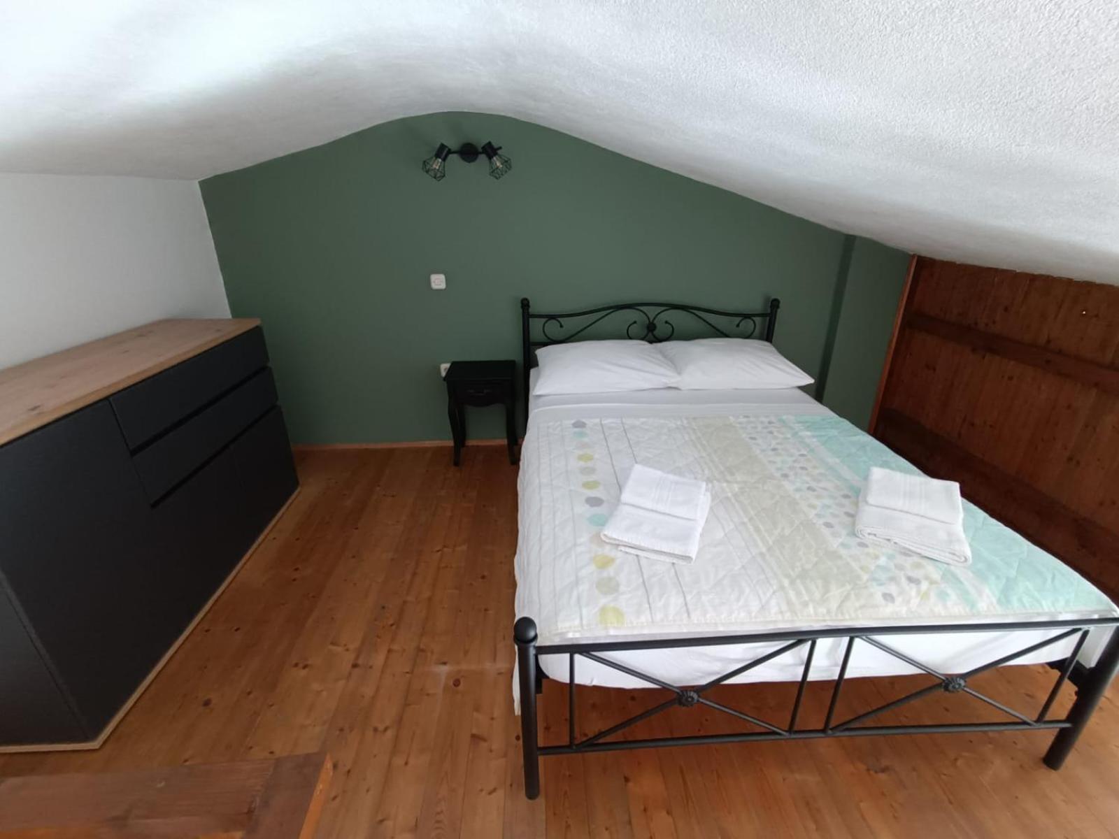 Apartmani Matko i Ana Podgora Esterno foto