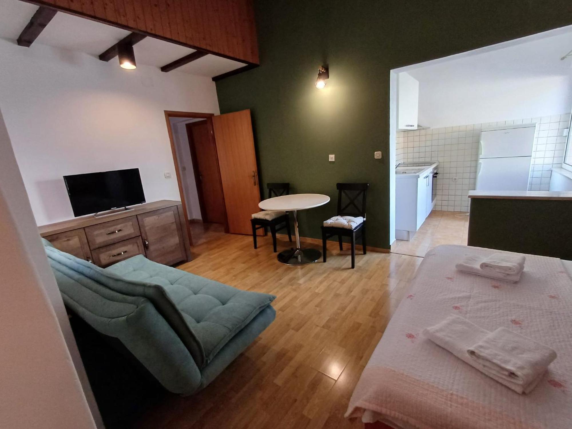 Apartmani Matko i Ana Podgora Esterno foto